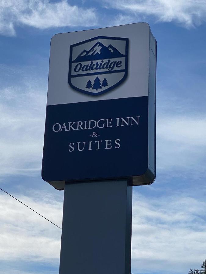 Oakridge Inn & Suites Esterno foto